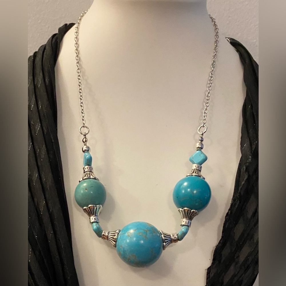 Turquoise round beads crystal necklace (TURQ)